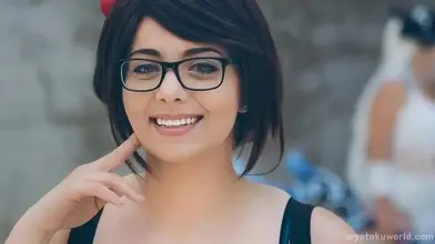 Momo kun cosplay